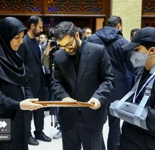 چه کسانی به مراسم ختم همسر و ۲ فرزند سقاب اصفهانی رفتند؟