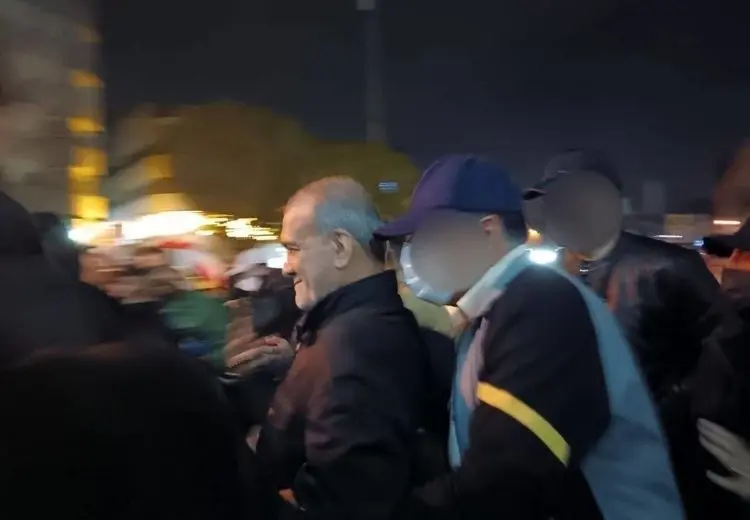 حضور پزشکیان در تجمع مردمی تهران