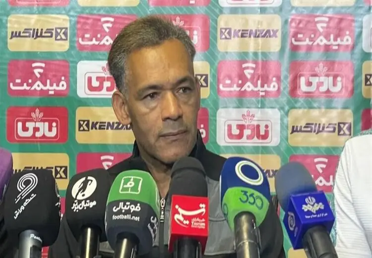مورایس: تراکتور اتوبوس پارک کرده بود!