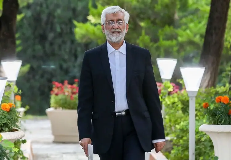 حمله روزنامه اصلاح طلب به تحلیل‌های سعید جلیلی و تندرو‌ها: مرغ پخته هم خنده‌اش می‌گیرد