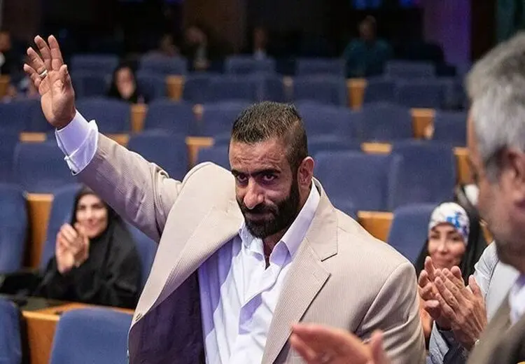 ژست هادی چوپان با ساعتی لاکچری (عکس)