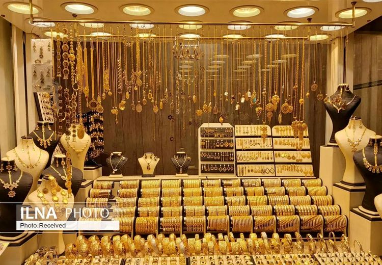 واکنش وزیر اقتصاد به مسدودکردن حساب بانکی 400 فروشنده طلا و جواهر