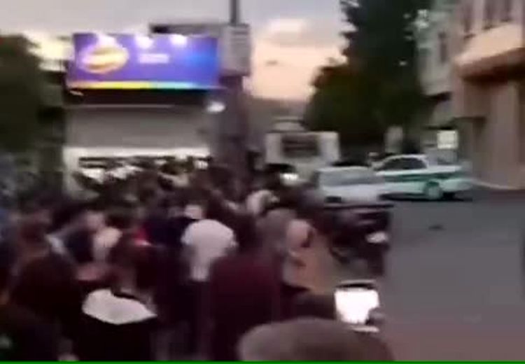 اولین تصاویر از تیراندازی به سوی مردم در تویسرکان