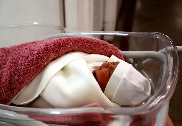 سهام نوزادان ۱۴۰۲ همچنان در ابهام