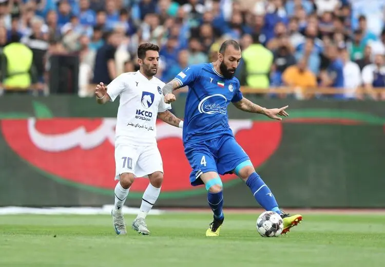 سبقت استقلال از پرسپولیس 