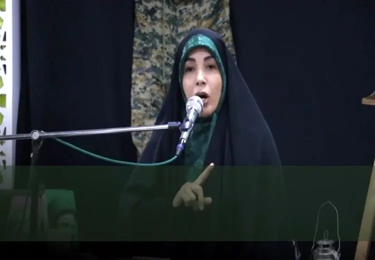 حمله خانم جلسه ای جنجالی به رائفی‌پور و احمدی‌نژاد