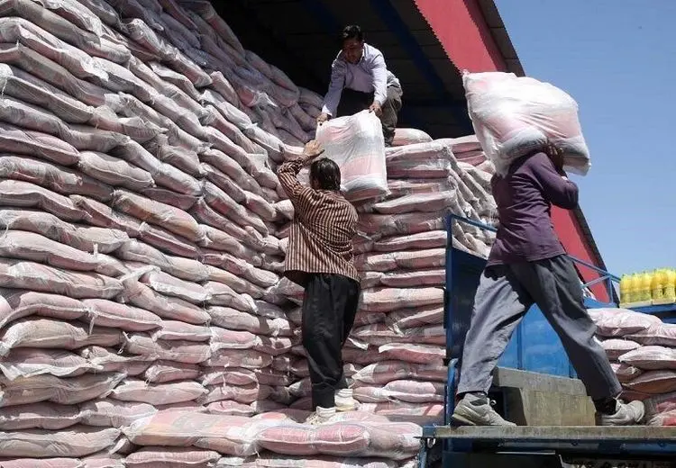 ورود ۹ هزار تُن برنج به منطقه آزاد چابهار/ فعالیت شبانه‌روزی مرز «ریمدان» دشتیاری