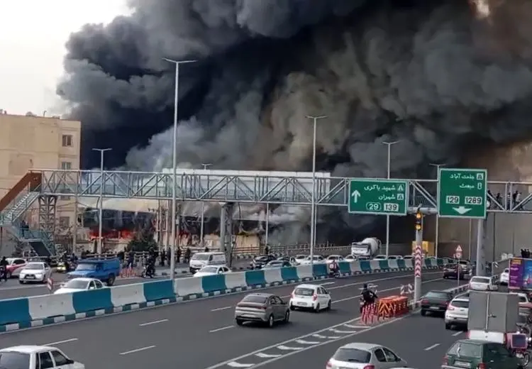 تصاویری از آتش‌سوزی گسترده در غرب تهران
