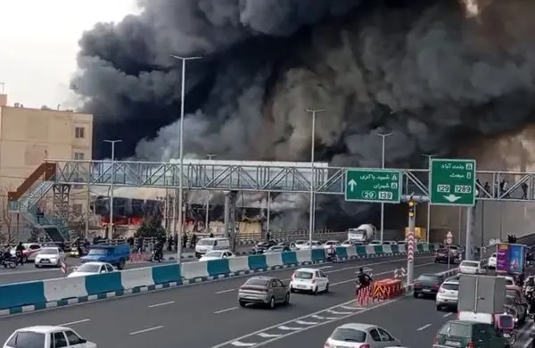 تصاویری از آتش‌سوزی گسترده در غرب تهران