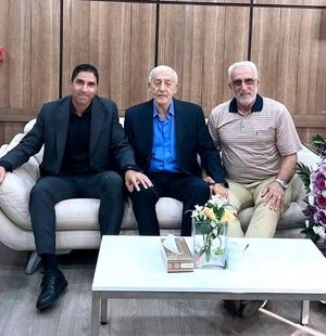  دیدار وحید هاشمیان با محمد دادکان و حسین فرکی