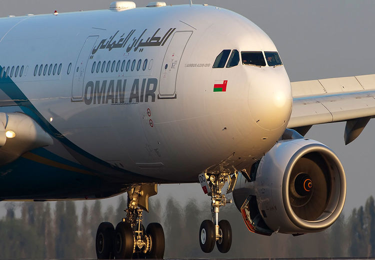 هواپیمای عمان در فرودگاه شیراز چرا آسیب دید؟