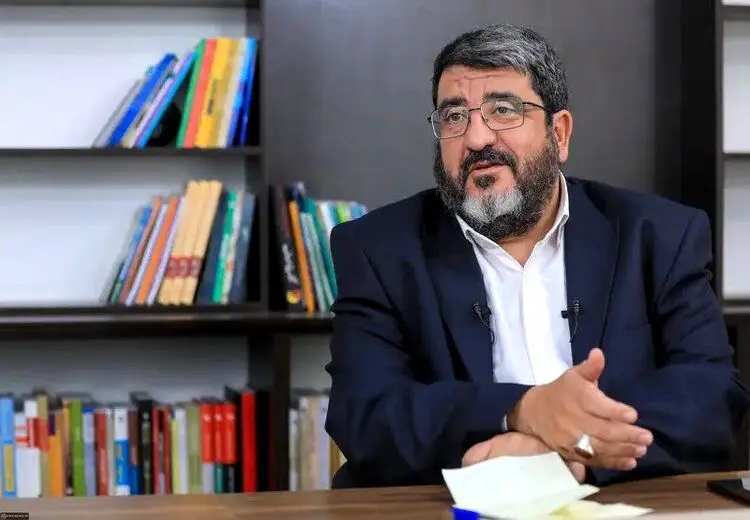 فواد ایزدی: اگر در قم کسی پرچم اسراییل را بالا ببرد و با آن رأی بیاورد، آیا اسرائیل ذوق‌زده نمی‌شود؟ 