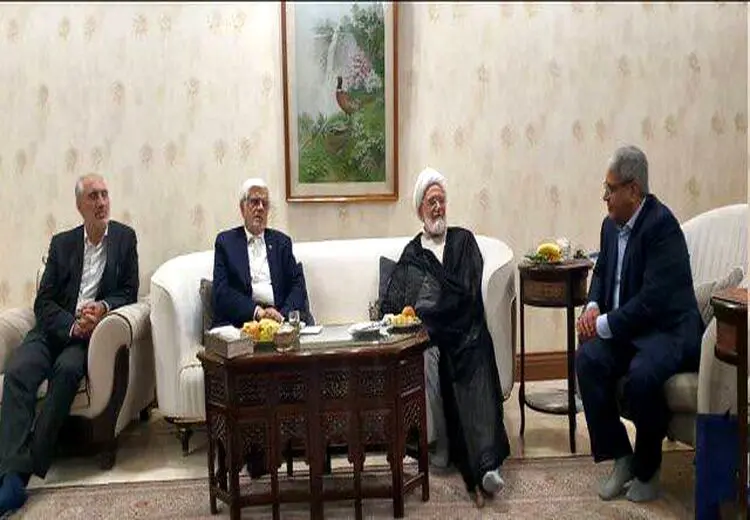 مهدی کروبی در دیدار عارف: بی توجهی دولت به شعارهای زمان انتخابات، موجب ناامیدی مردم می‌شود