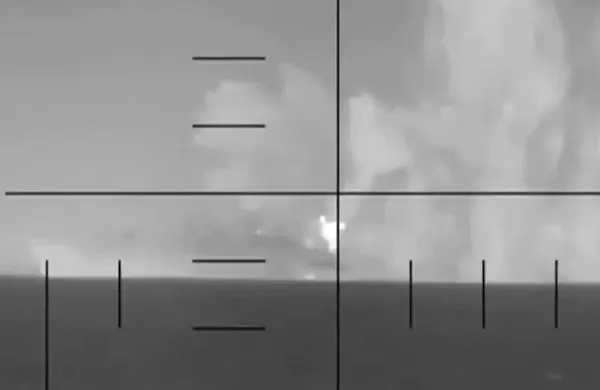  لحظه‌ای که آمریکا ناوچه ایران را در نزدیکی سریلانکا هدف قرار داد!


