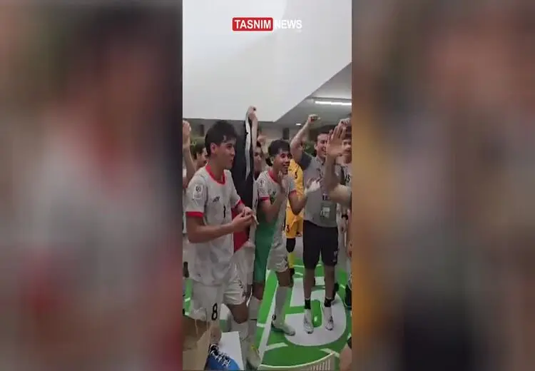  رقص و شادی بازیکنان تیم ملی افغانستان با آهنگ صادق بوقی!