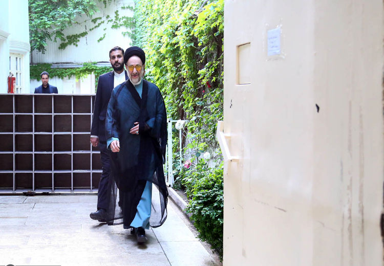 واکنش سیدمحمد خاتمی به توقف اجرای قانون عفاف و حجاب/ دست هایی در کار است تا وضع مردم بدتر شود