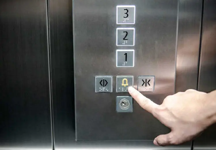 هنگام قطع برق در آسانسور چه کنیم؟
