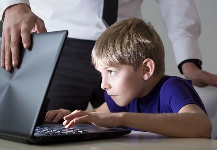 اندونزی شبکه های اجتماعی را برای زیر۱۶ سال ممنوع کرد