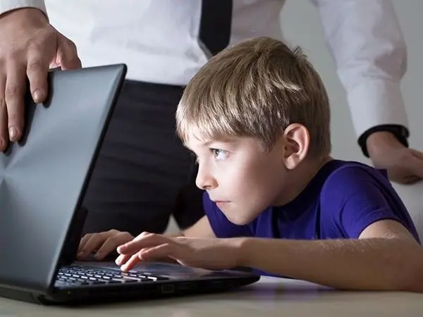 اندونزی شبکه های اجتماعی را برای زیر۱۶ سال ممنوع کرد