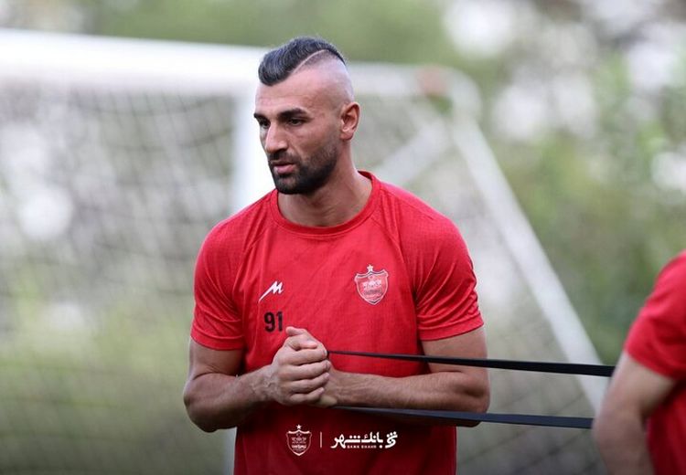 تصمیم جنجالی هاشمیان علیه یک پرسپولیسی