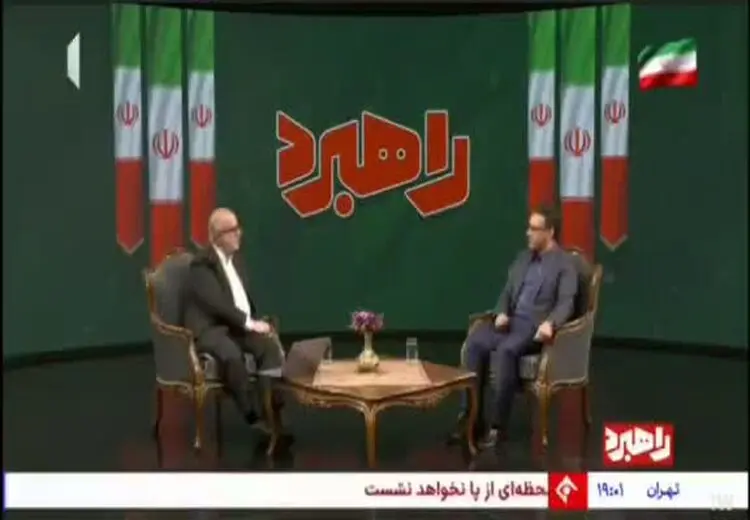 حسام‌الدین آشنا در تلویزیون: آن دختری که کم حجاب بود و برای ایران خواند، ملت ایران نیست؟
