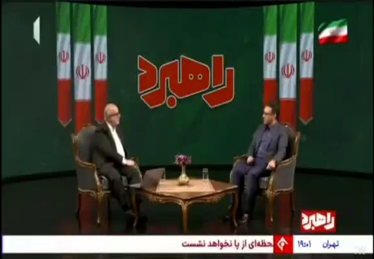 حسام‌الدین آشنا در تلویزیون: آن دختری که کم حجاب بود و برای ایران خواند، ملت ایران نیست؟