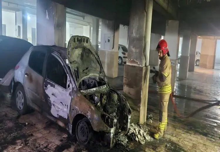 آتش سوزی در یک مجتمع مسکونی کرج/ ۶۵ نفر نجات یافتند