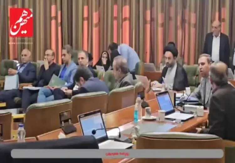 درگیری لفظی در شورای شهر تهران/ «مراقب حرف زدنت باش»!