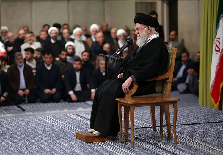 رهبر انقلاب: فتنه اخیر شبیه کودتا بود که سرکوب شد/ آمریکایی ها بدانند که اگر این دفعه جنگ راه بیندازند، این جنگ، جنگ منطقه ای خواهد بود