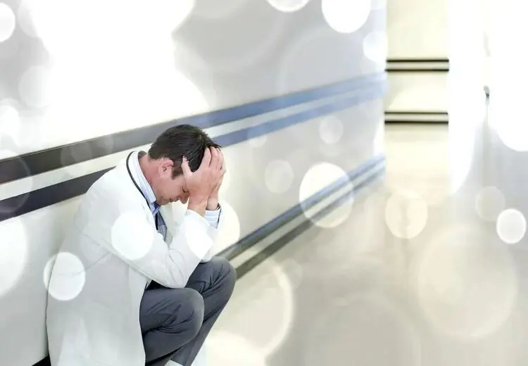 خودکشی ۱۳ رزیدنت طی یک سال