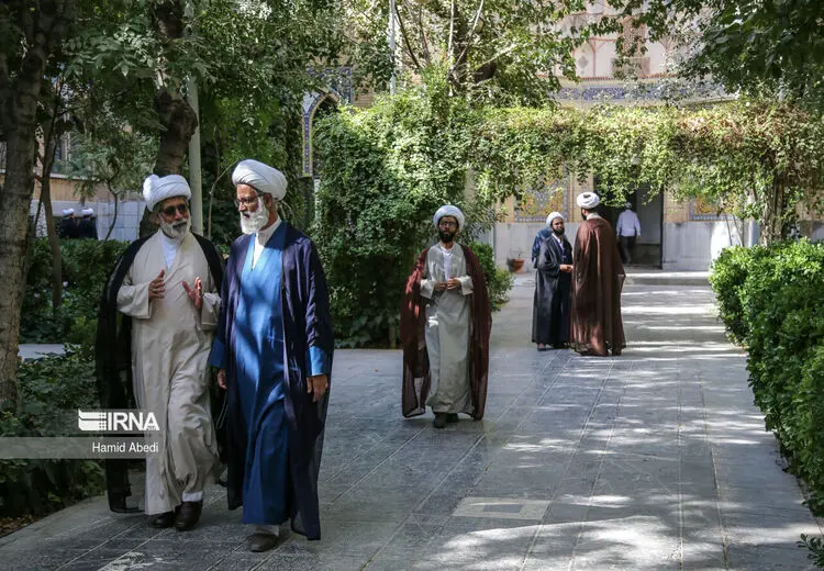 انتقاد روزنامه جمهوری اسلامی از بودجه دولتی برای حوزه‌های علمیه