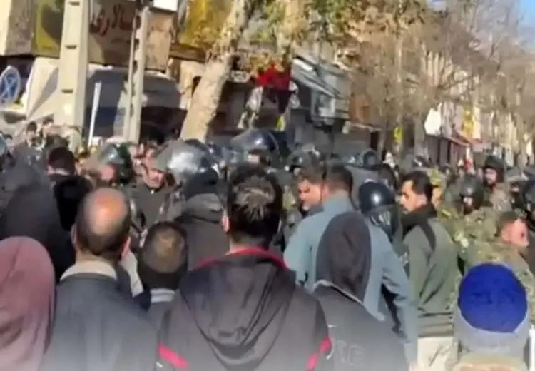 دفتر امام جمعه جونقان به آتش کشیده شد