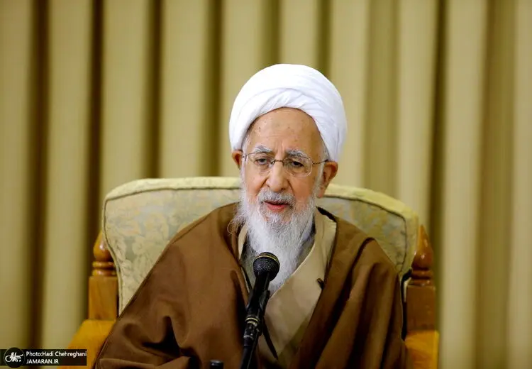 آیت الله جوادی آملی: چطور می‌شود انسان در فضای اسلامی زندگی کند و سر از اوین در بیاورد؟