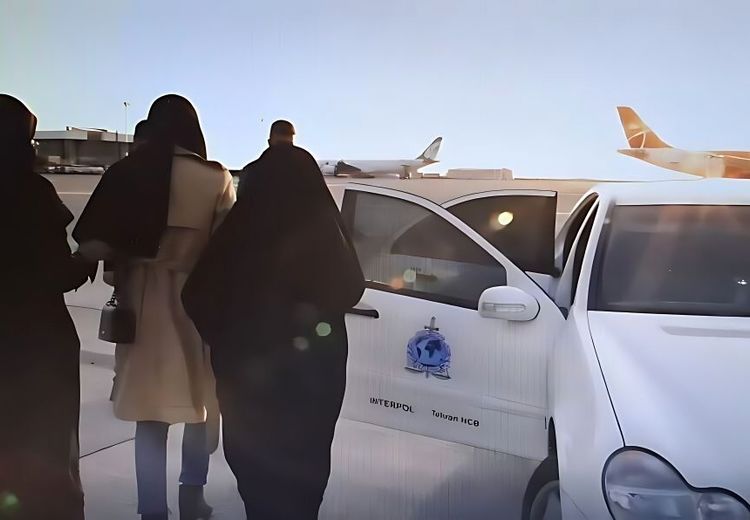 دستگیری زن متهم به کلاهبرداری 50 هزاردلاری پس از بازگشت به کشور + عکس