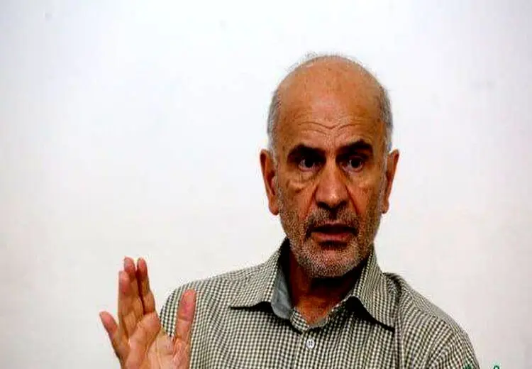فرشاد مومنی: سیستمی که میتواند ریگی را از آسمان پایین بیاورد، چطور فرایند قاچاق سوخت را متوجه نمی شود