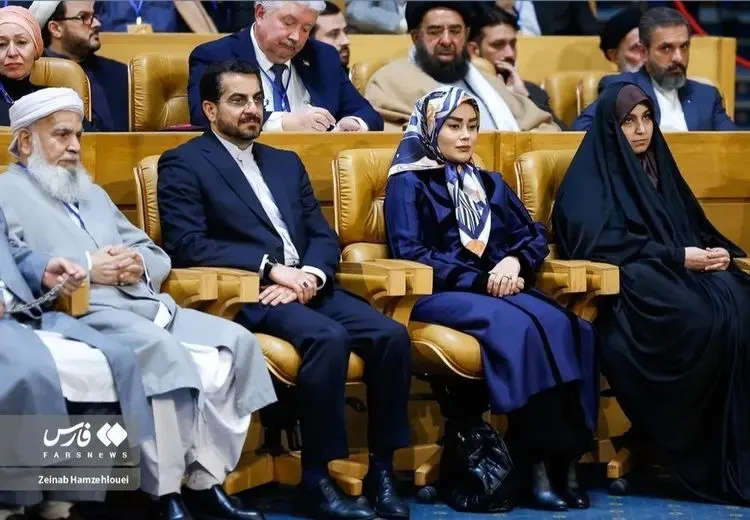 حضور همسر عراقچی در یک مراسم جلب توجه کرد