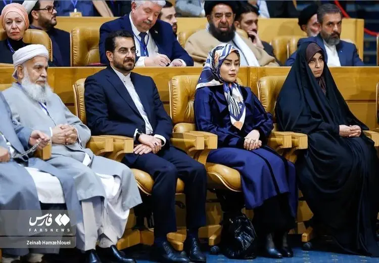 حضور همسر عراقچی در یک مراسم جلب توجه کرد