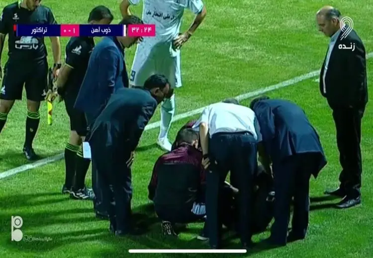مصدومیت عجیب کمک‌داور در بازی تراکتور و ذوب آهن + عکس
