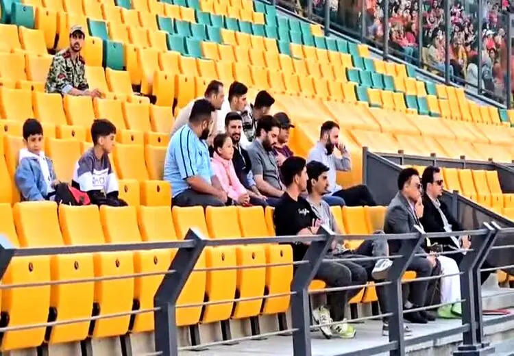 حضور غیرقانونی تماشاگران مرد در بازی پرسپولیس و سپاهان