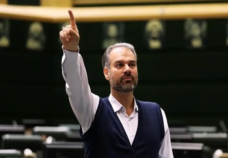 پاسخ تند یک نماینده به رییس سازمان برنامه و بودجه: بعد از افتضاح چای دبش صحبت از کمبود ارز یک جوک‌ چندش‌آور است