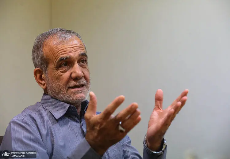 پزشکیان: آن مرغی که می‌گفتند به برجام ربطی ندارد الان ۱۲۰ هزار تومان شده!/ دولت رئیسی در حال کمک به کاهش مشارکت در انتخابات است