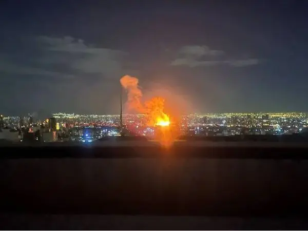 انفجار شدید در تهران، برق کرج قطع شد