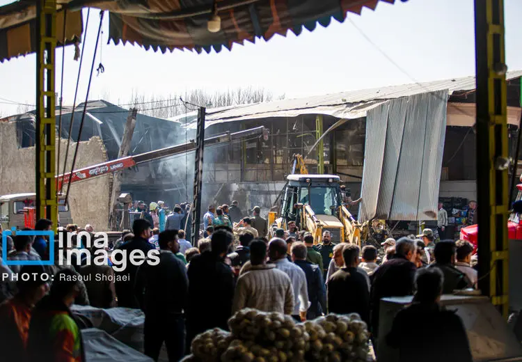 تصاویری از سقوط بالگرد ارتش در میدان تره و بار اصفهان