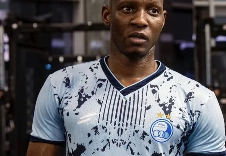 پاسخ بازیکن خارجی استقلال به شایعه جدایی با یک استوری