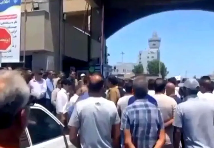 علت تجمع لنج‌داران بوشهری و بازداشت برخی از آنها چه بود؟