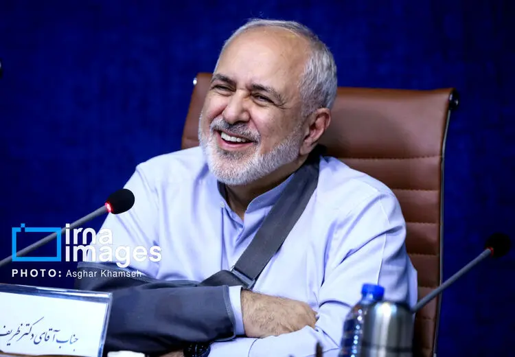 واکنش ظریف به تلاش تندرو‌ها برای برکناری او: قصد استعفا ندارم