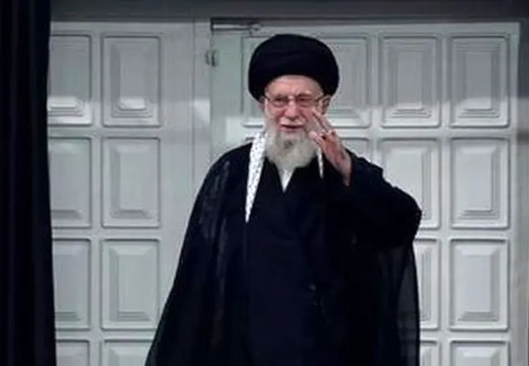 جایگاه پیکر رهبر شهید درحال آماده سازی + تصویر