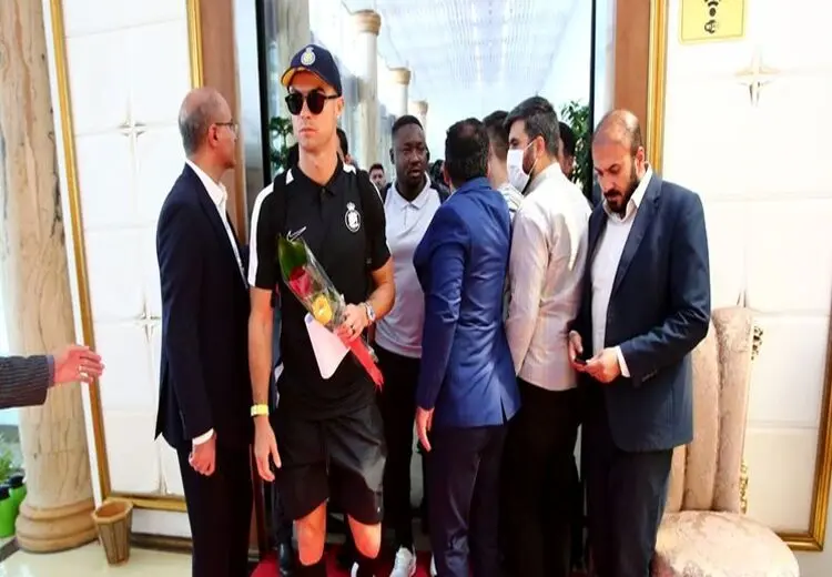 هدایای ویژه باشگاه پرسپولیس به رونالدو و مانه