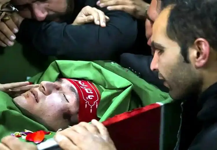 برادر روح‌الله عجمیان: در پرونده برادرم دو نفر آدم بی‌خانواده را اعدام کردند/ حکم کرمی و حسینی محاربه بود، ربطی به ما نداشت