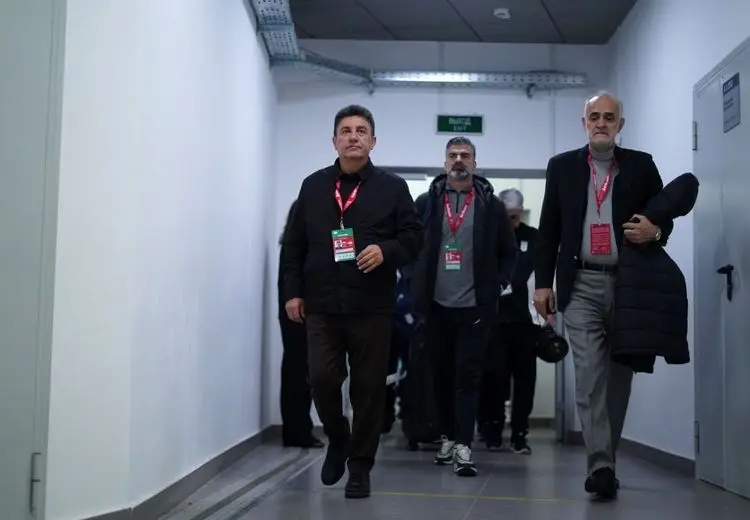 دیدار امیر قلعه نویی با یولیان ناگلزمن در مراسم قرعه کشی جام جهانی + عکس